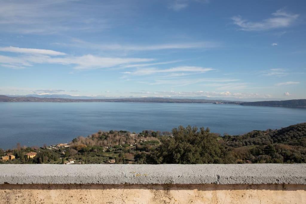 ブラッチャーノLa Terrazza Nel Borgoアパートメント エクステリア 写真