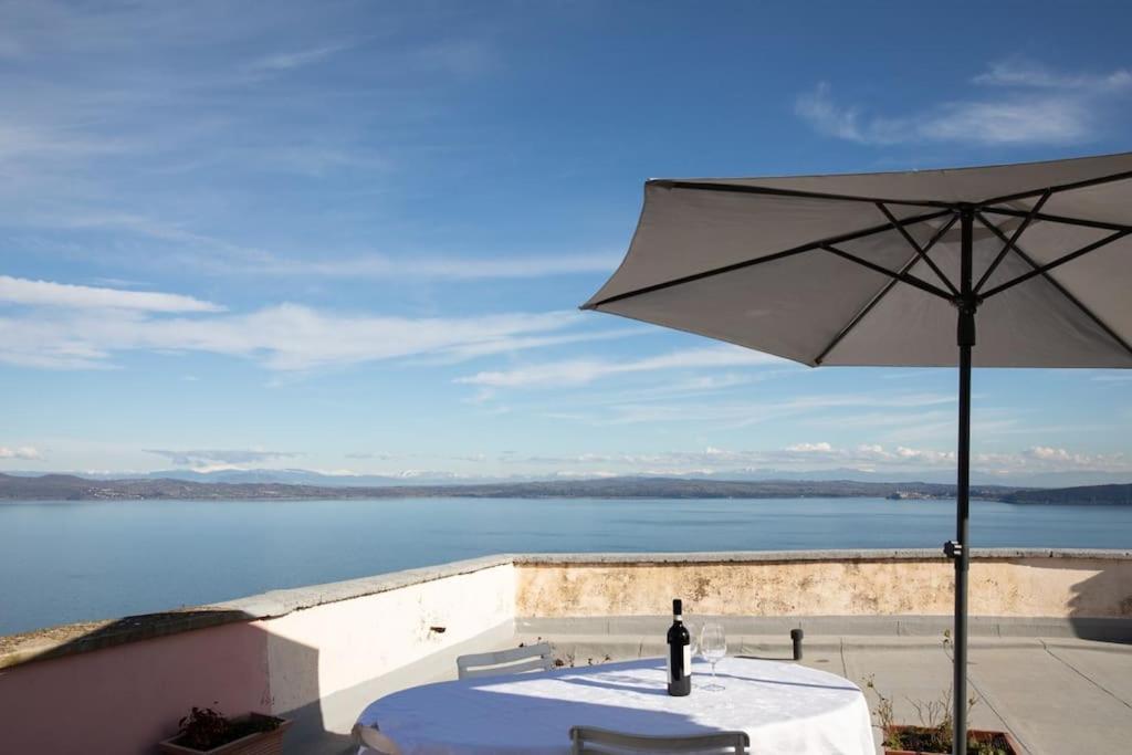 ブラッチャーノLa Terrazza Nel Borgoアパートメント エクステリア 写真